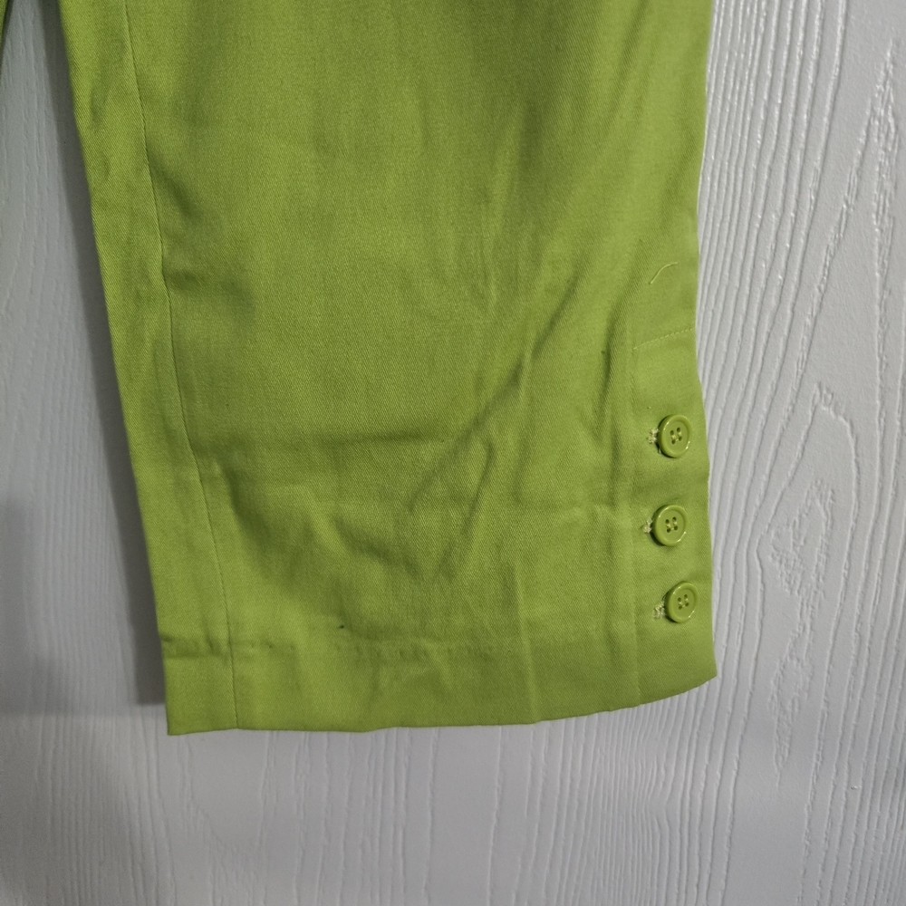 Monroe & Main Lime Green Capris - Picture 3 of 9